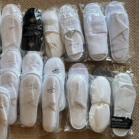 New SLIPPERS 40 PAIRS for SPA, SALON, TRAVEL, HOUSE-GUESTS Unisex NONE EVER WORN - Picture 4 of 7